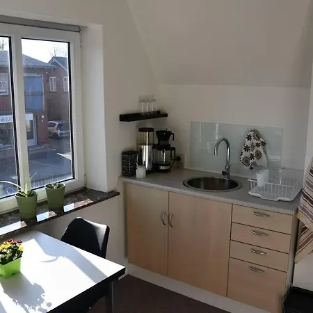 Lovely Town - Sleeps 5 Parking & Garden Appartement