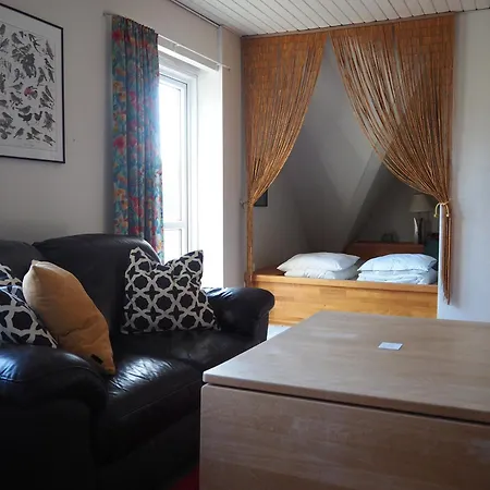 Appartement Lovely Town - Sleeps 5 Parking & Garden